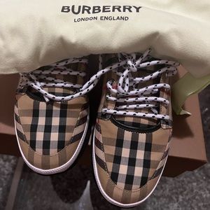 Kids Burberry Authentic Sneaker